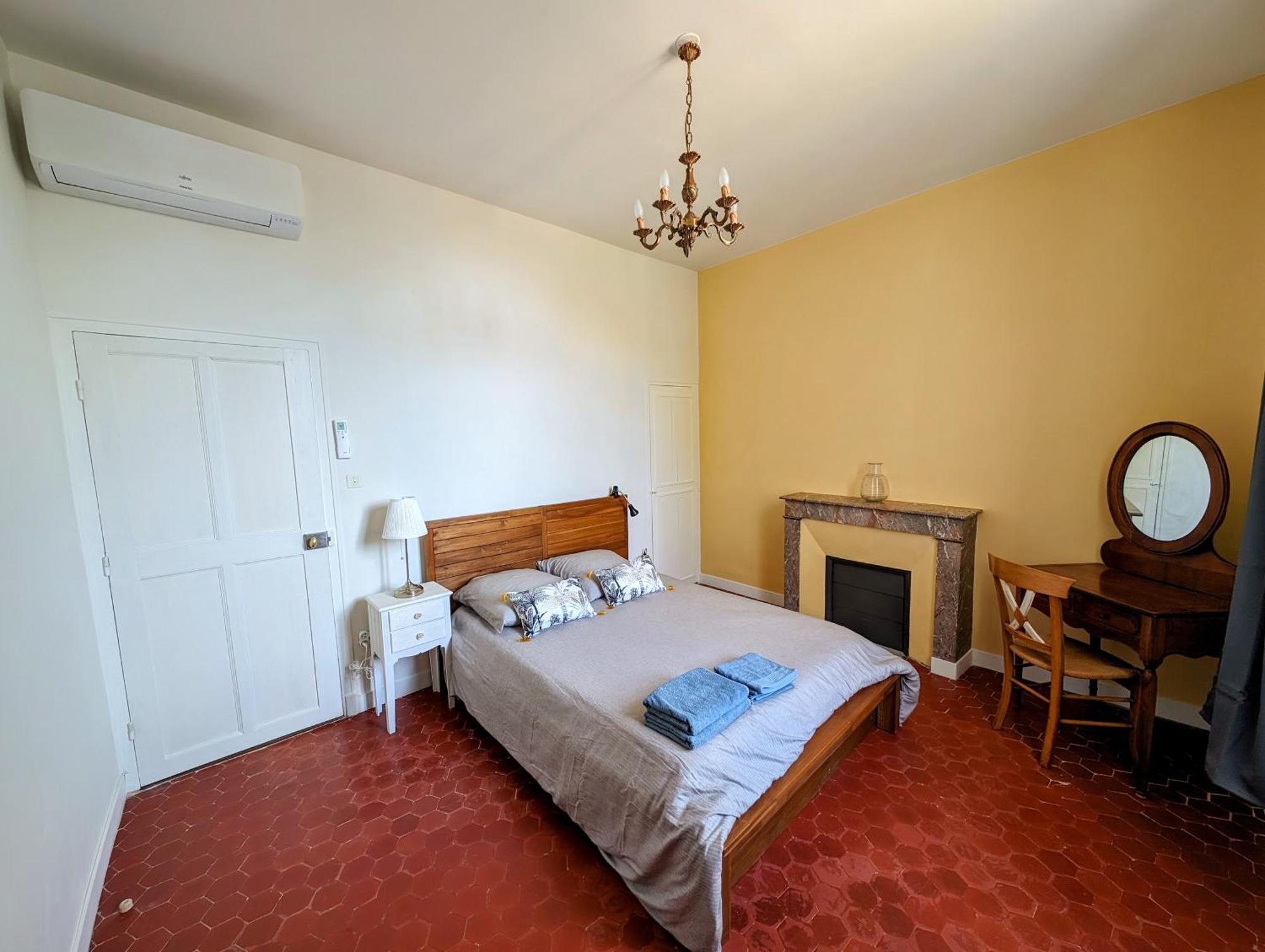 Maison De Style Tout Confort, Position Ideale, Avec Clim Et Petit Exterieur 오랑주 외부 사진