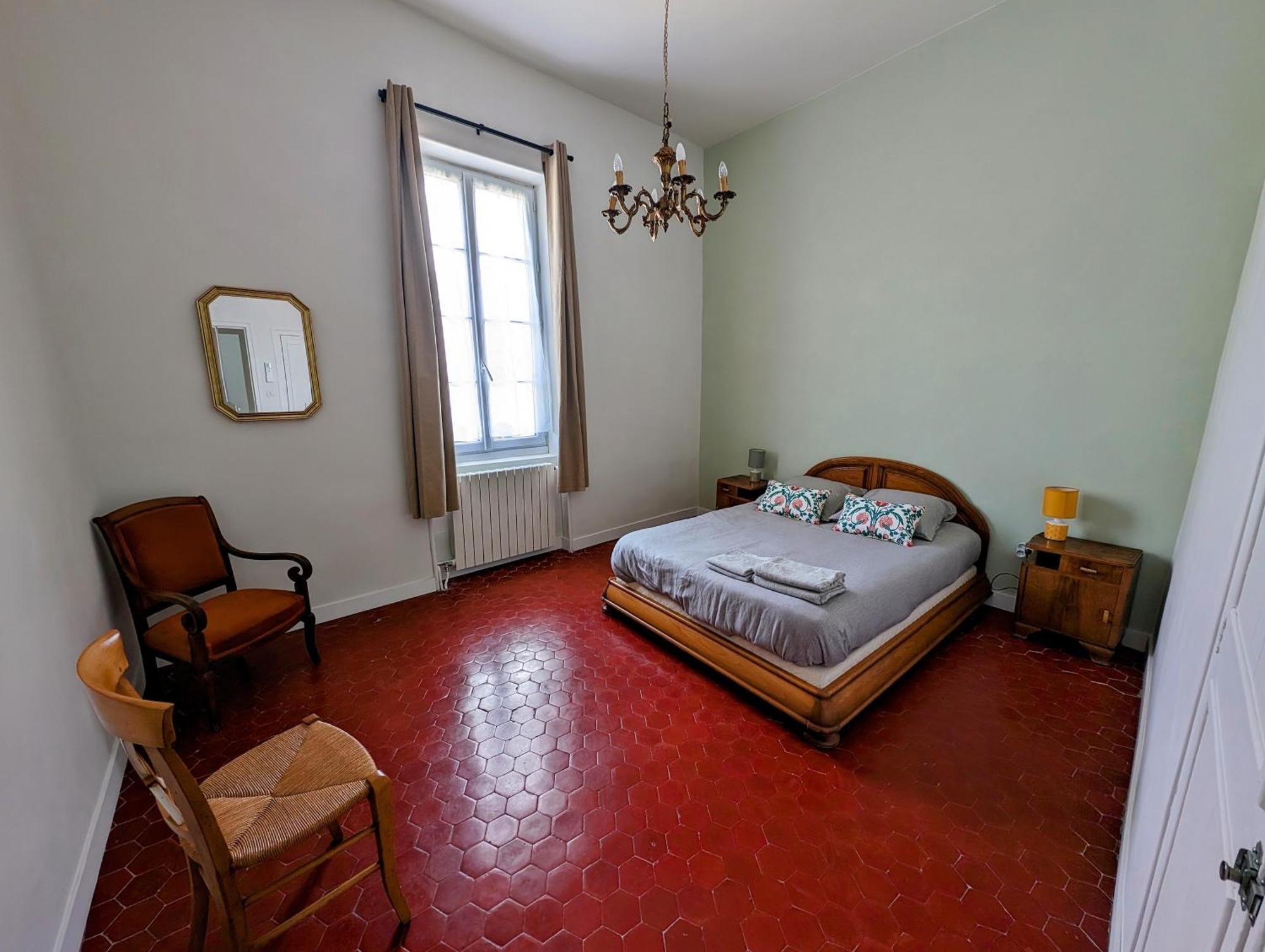 Maison De Style Tout Confort, Position Ideale, Avec Clim Et Petit Exterieur 오랑주 외부 사진
