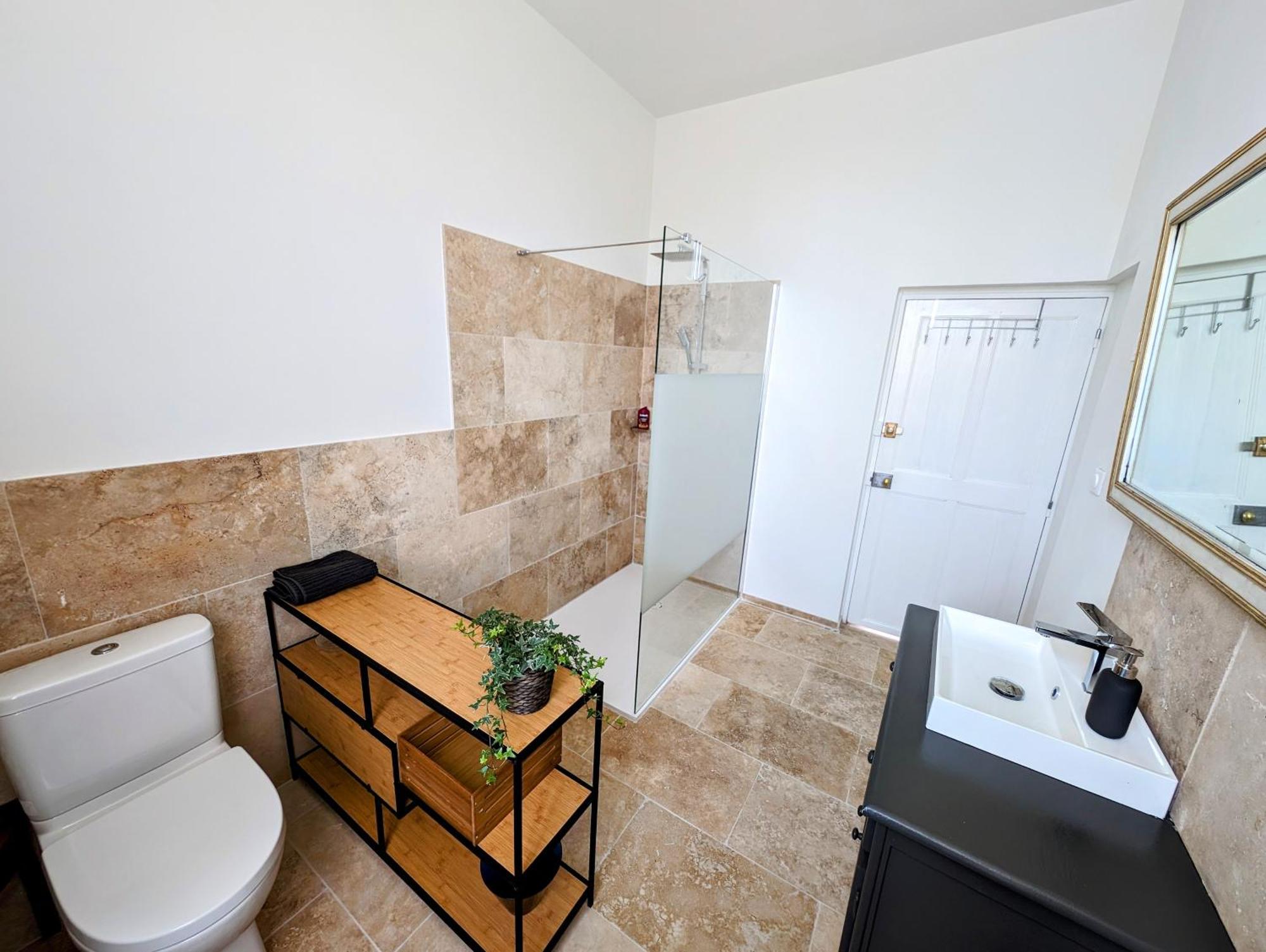 Maison De Style Tout Confort, Position Ideale, Avec Clim Et Petit Exterieur 오랑주 외부 사진