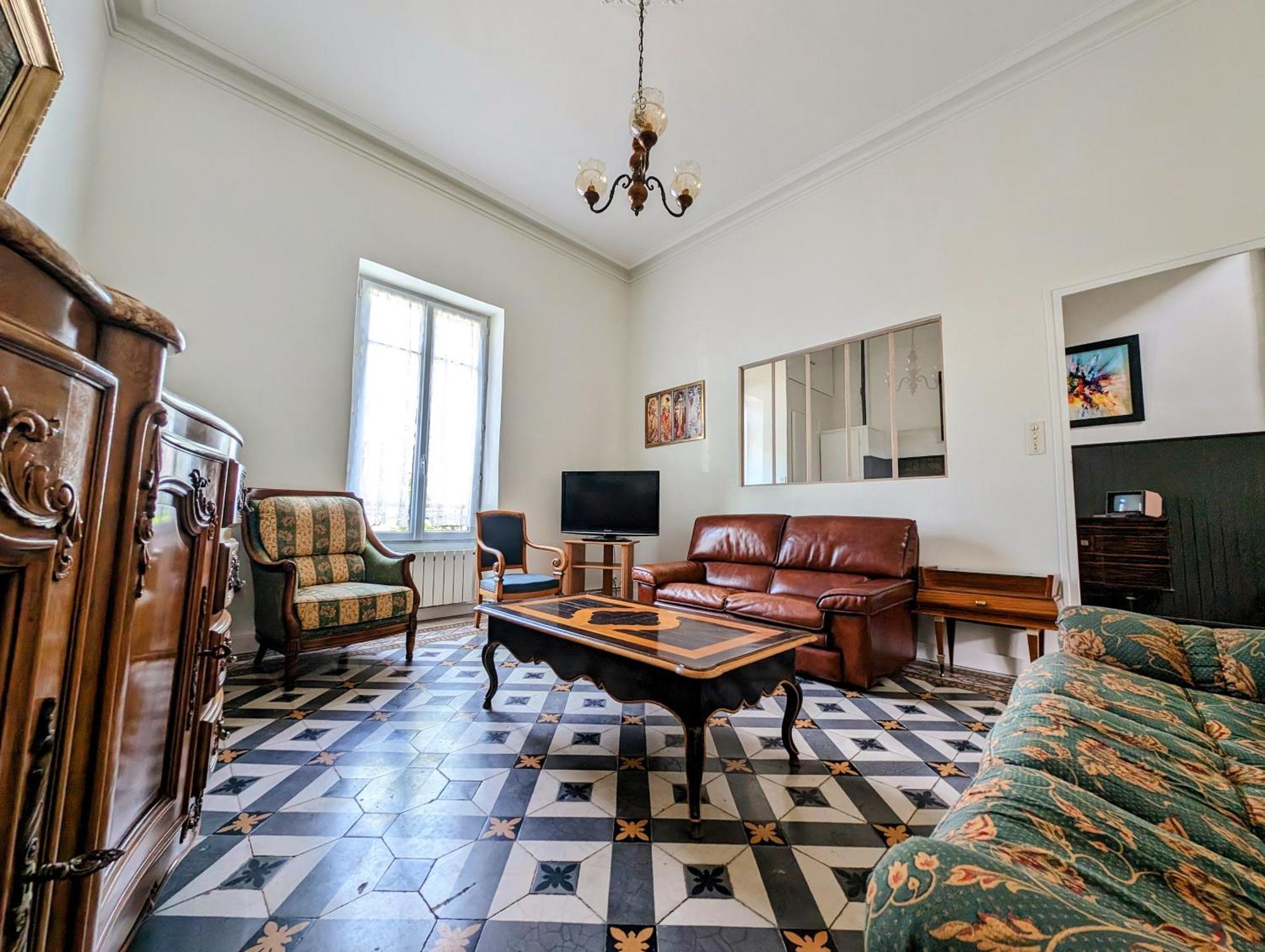 Maison De Style Tout Confort, Position Ideale, Avec Clim Et Petit Exterieur 오랑주 외부 사진